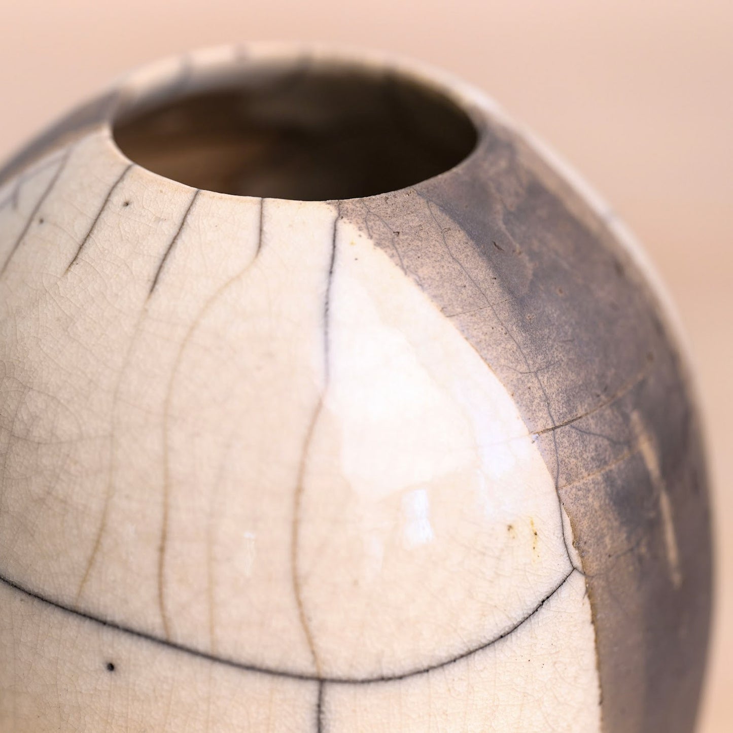 Raku Biege Newborn Egg Vase